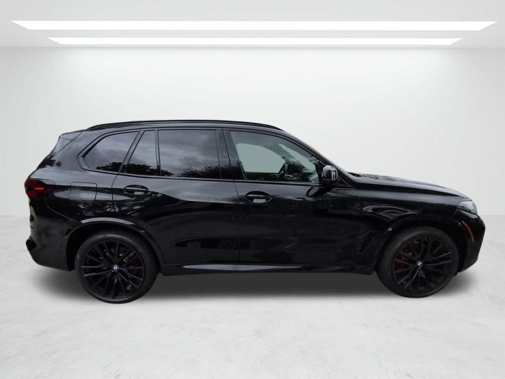 New 2026 BMW X5 xDrive40i w/ M Sport Package AWD/4WD image 3