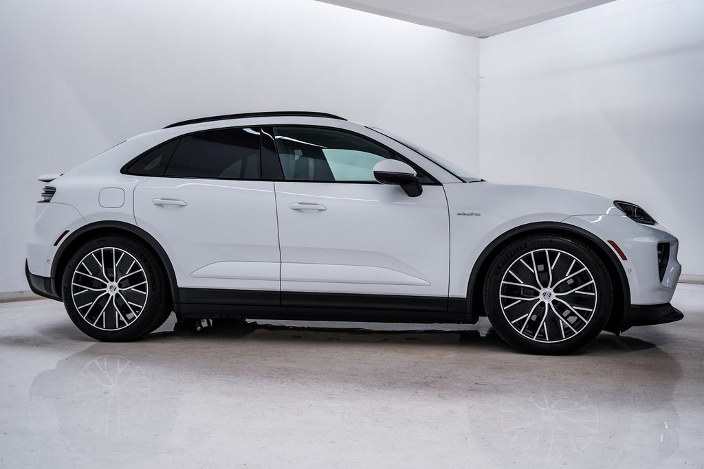 Certified 2025 Porsche Macan 4S Electric image 9