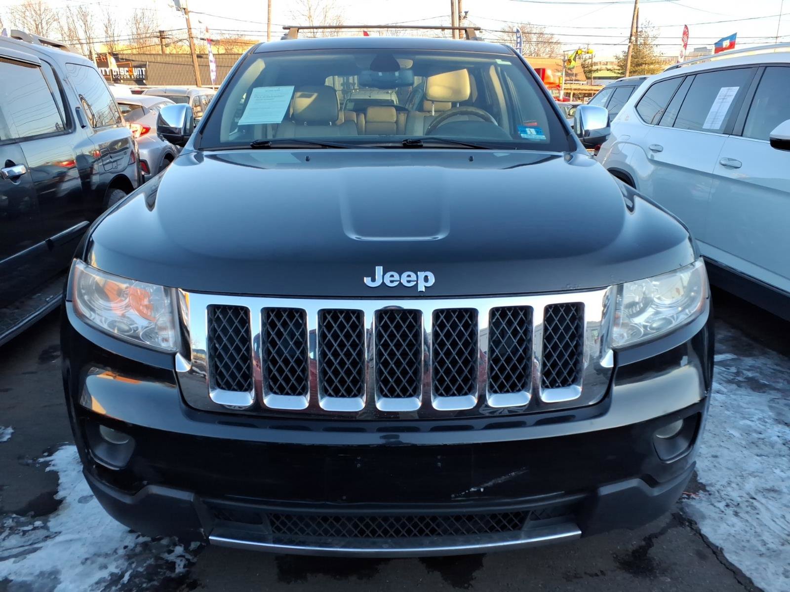 Used 2013 Jeep Grand Cherokee Overland AWD/4WD image 2