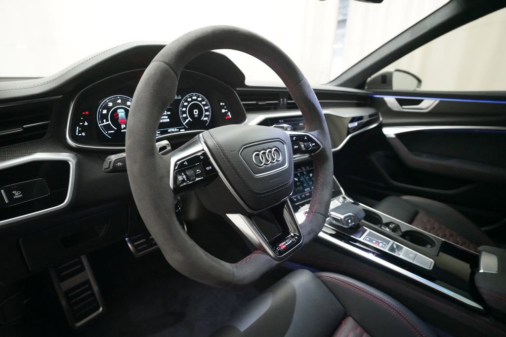 Used 2025 Audi RS 6 performance image 19