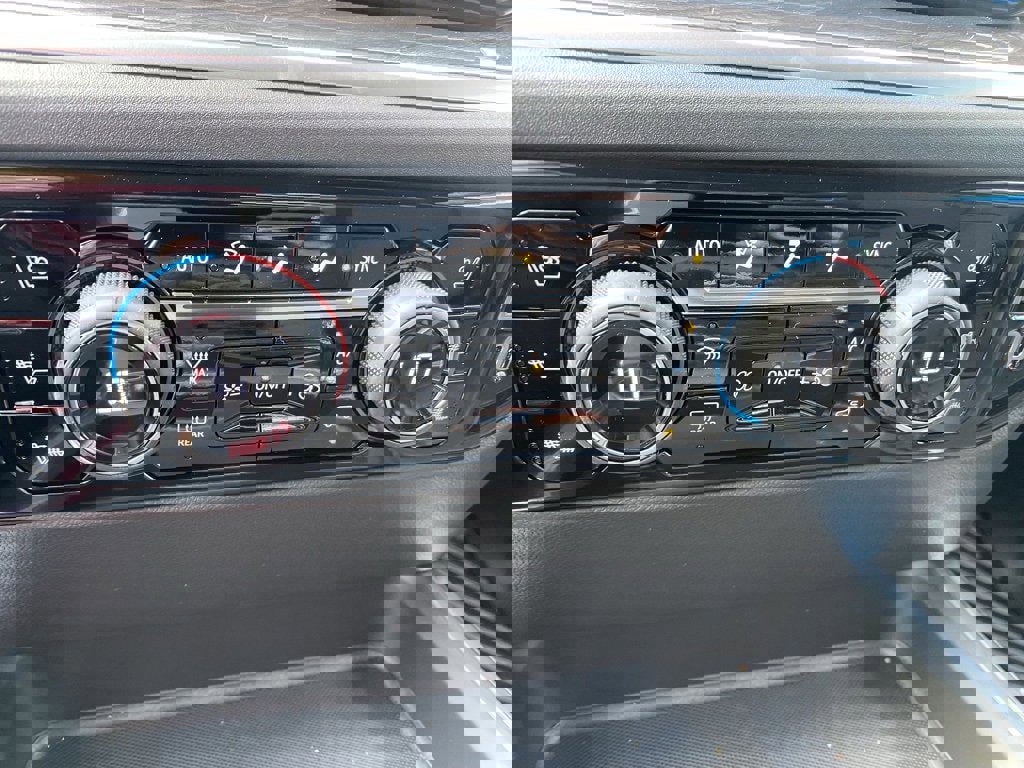 New 2025 Chevrolet Silverado 2500 LTZ w/ LTZ Convenience Package image 28