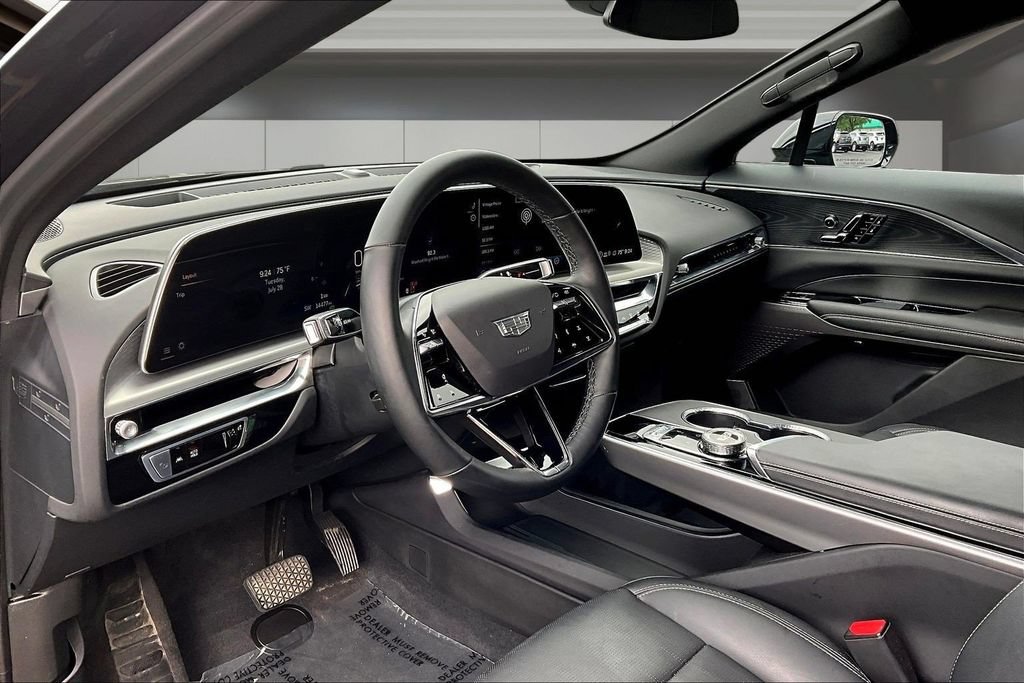 Certified 2025 Cadillac Lyriq Luxury w/ LPO, Floor Liner Package AWD/4WD image 15