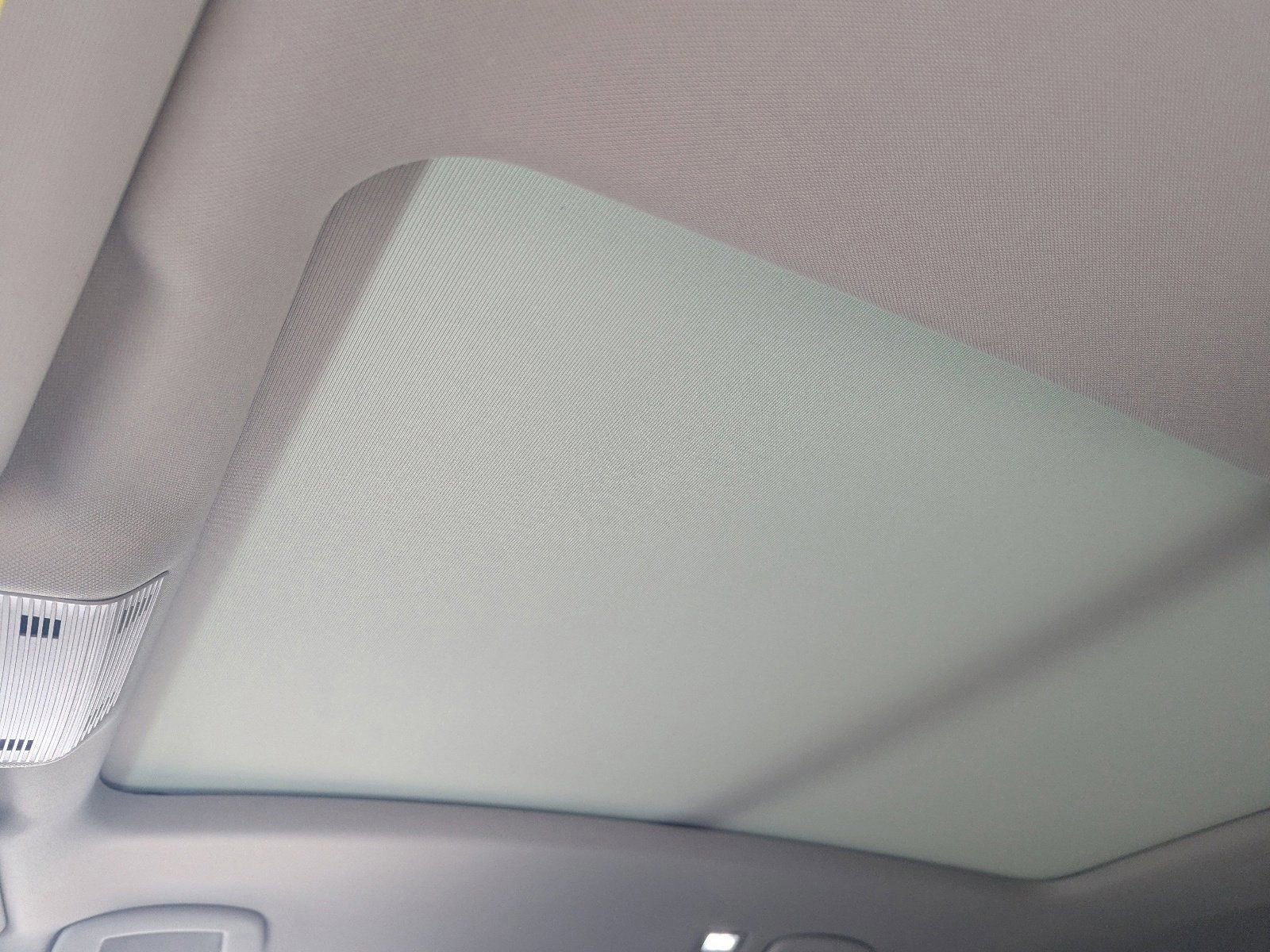 Used 2024 Volkswagen Atlas SEL Premium R-Line image 31