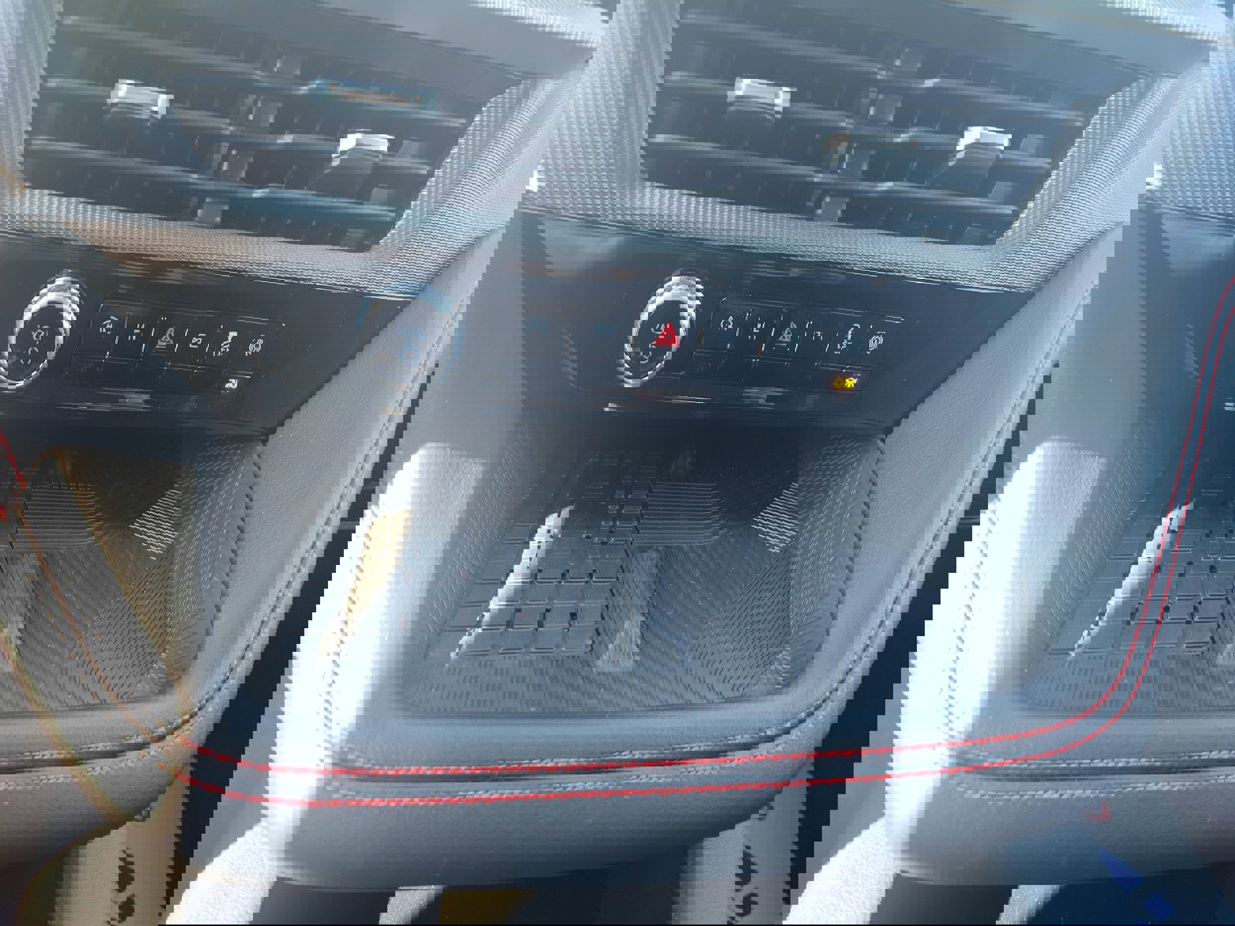 Used 2025 Ford Explorer ST-Line w/ Premium Package image 21