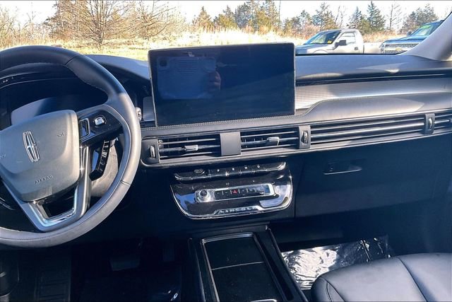 Used 2024 Lincoln Corsair Premiere image 6