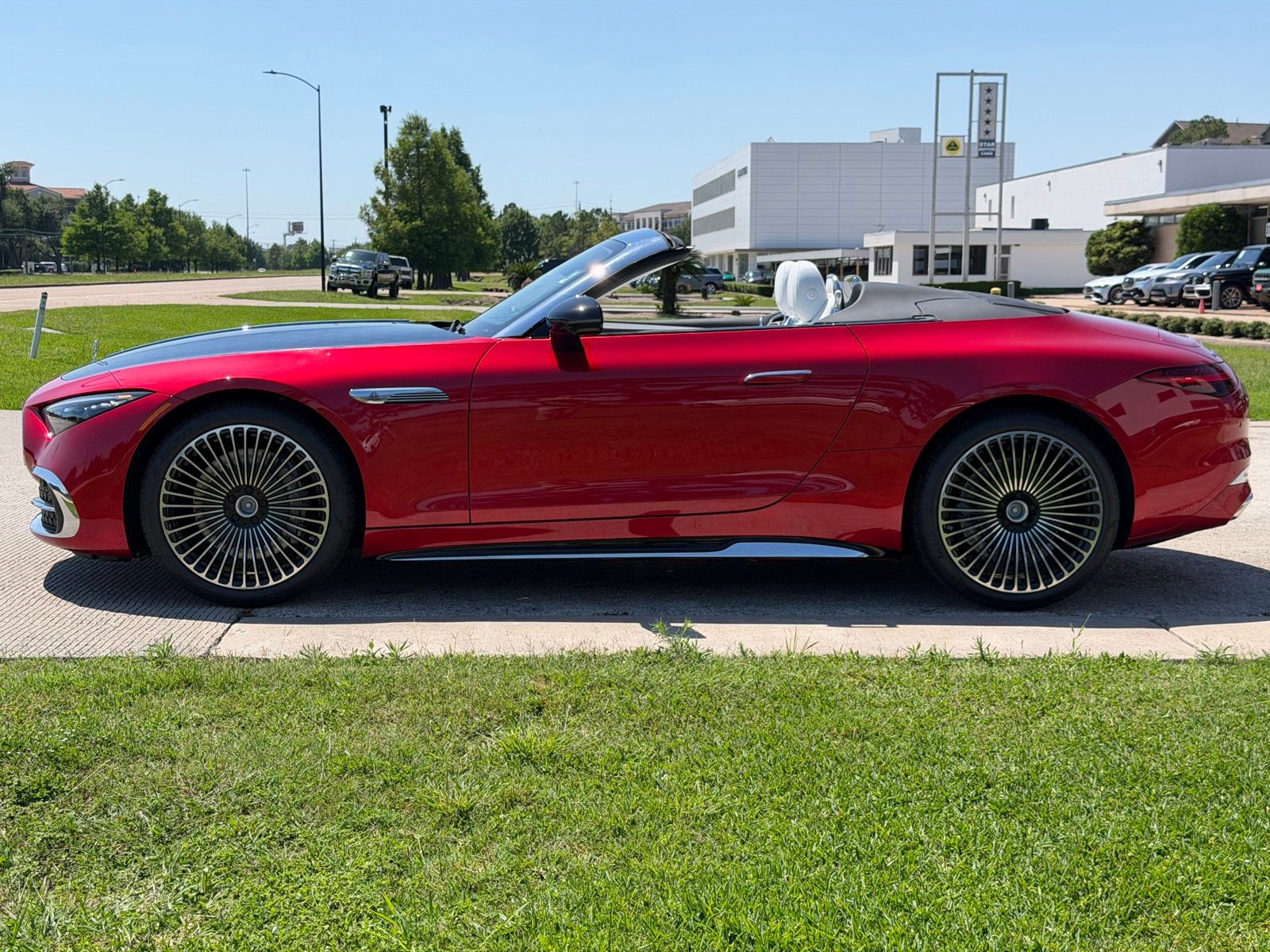 New 2026 Mercedes-Benz Maybach SL 680 image 10