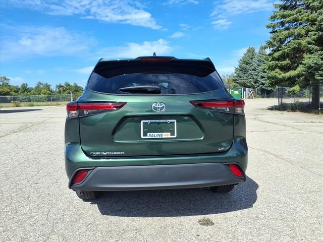 Used 2024 Toyota Highlander LE image 6