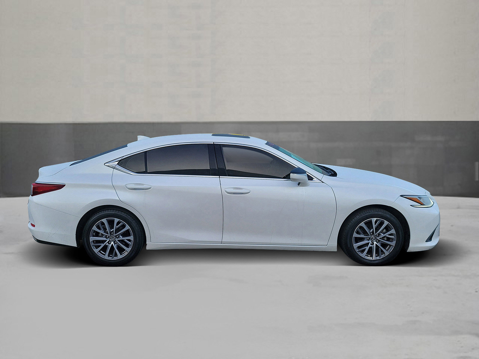Used 2024 Lexus ES 350 w/ Accessory Package (Z1) image 4