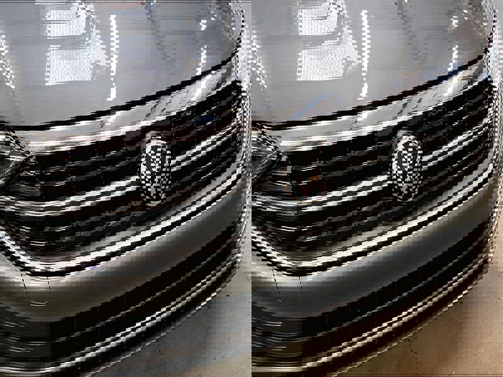 Used 2024 Volkswagen Jetta SEL image 33