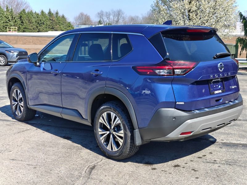 Used 2021 Nissan Rogue SV image 9