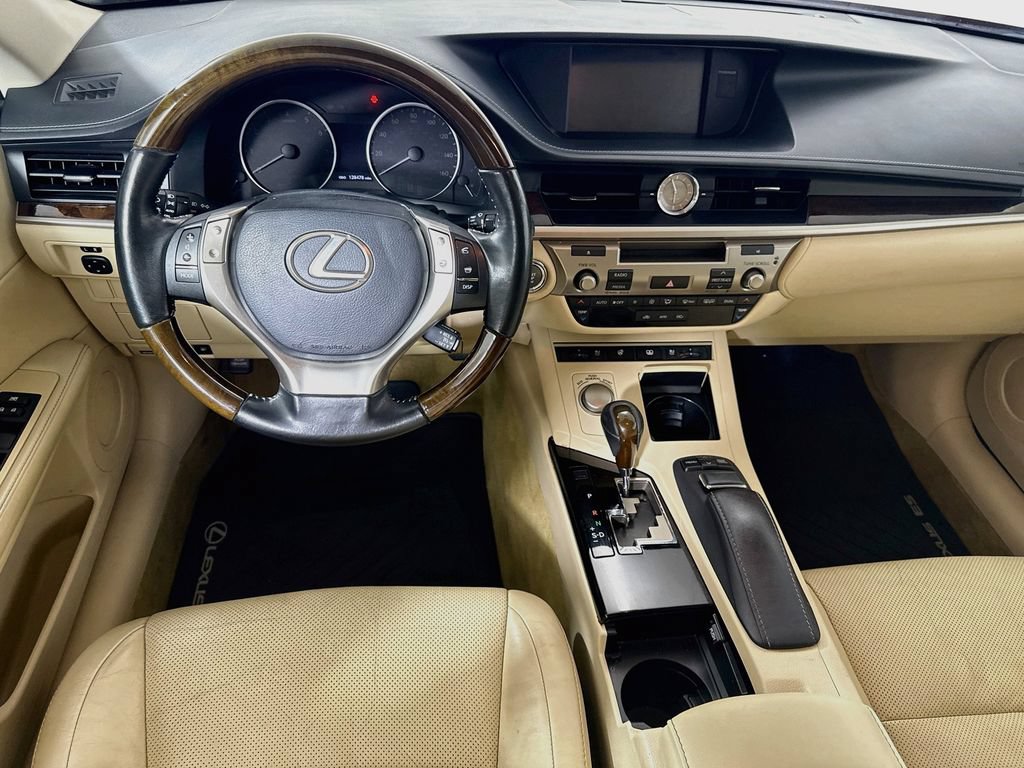 Used 2014 Lexus ES 350 w/ Luxury Package FWD image 21