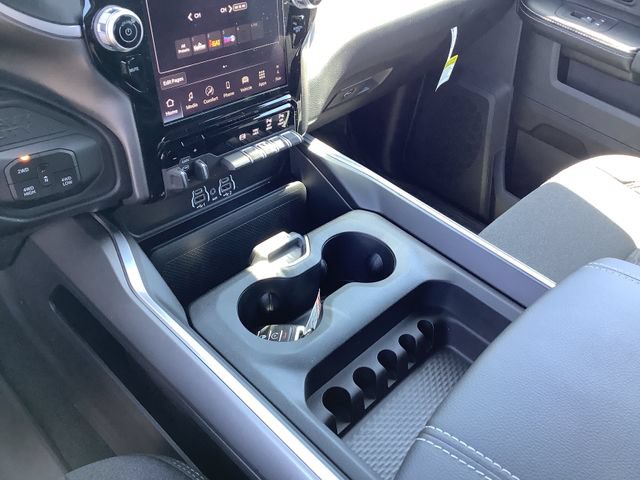 New 2026 RAM 3500 Big Horn AWD/4WD image 18