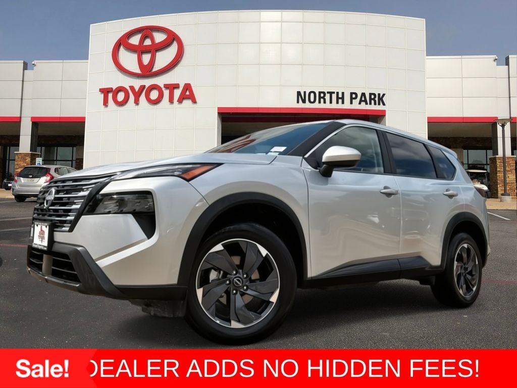 Used 2025 Nissan Rogue SV FWD image 1