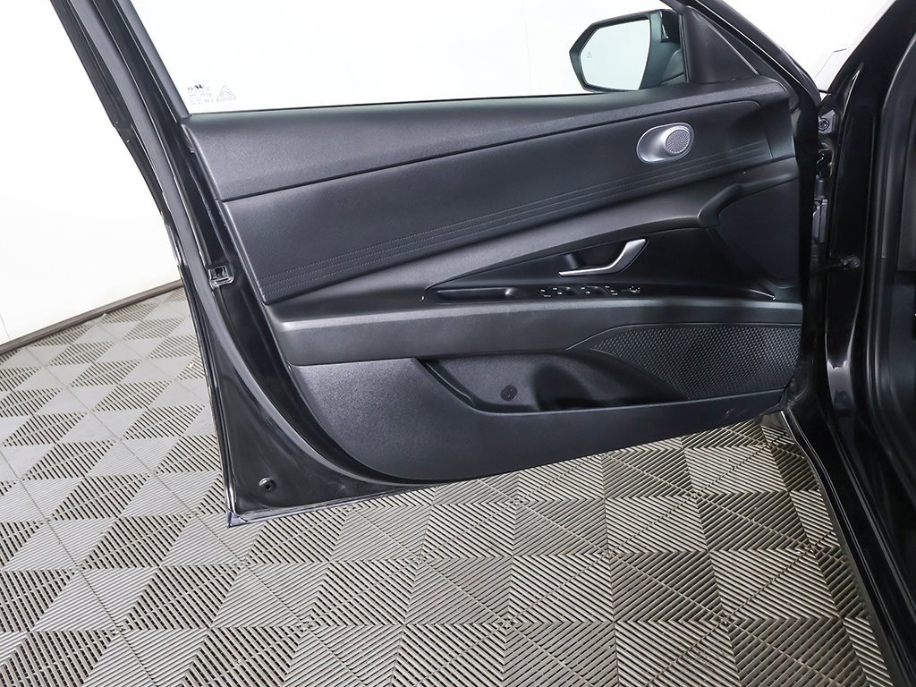 Used 2023 Hyundai Elantra Blue w/ Winter Weather Package image 22