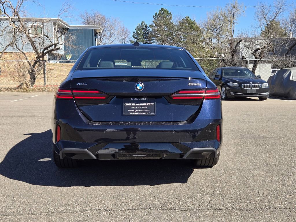 Certified 2025 BMW 530i xDrive w/ M Sport Package image 7