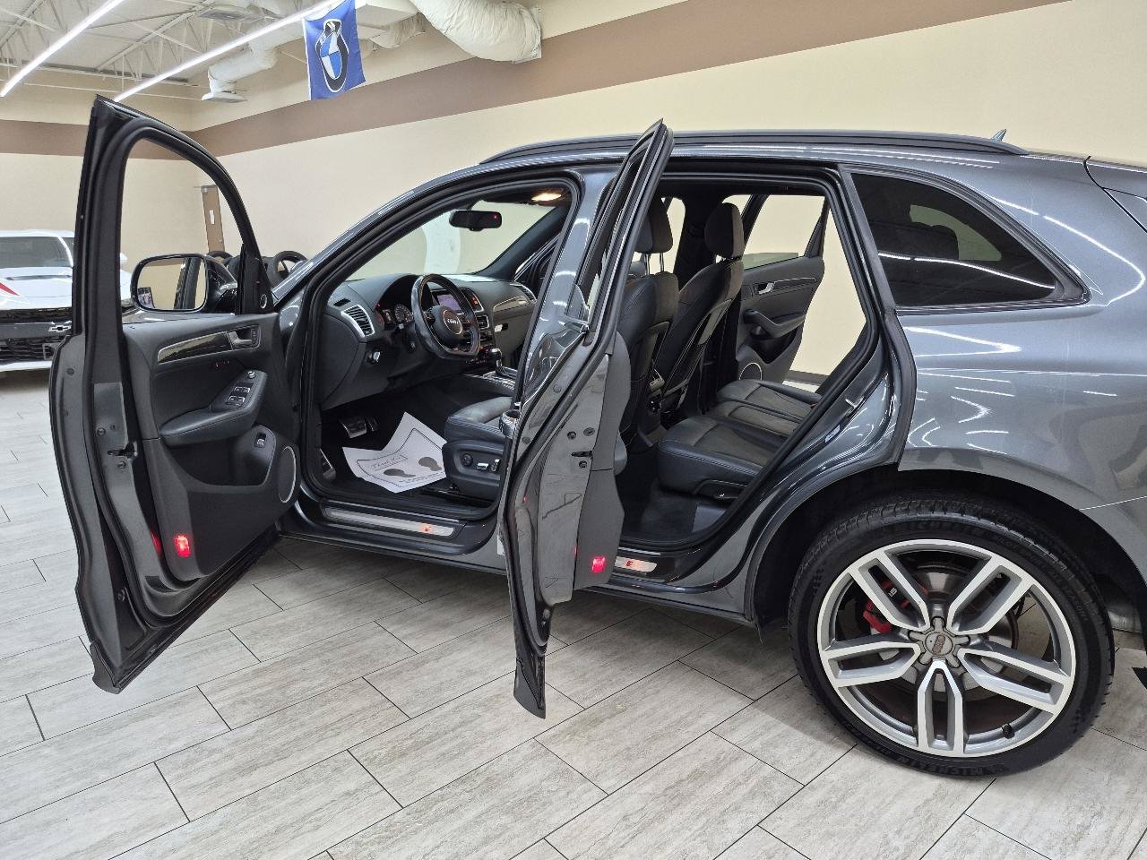 Used 2016 Audi SQ5 Premium Plus AWD/4WD image 22