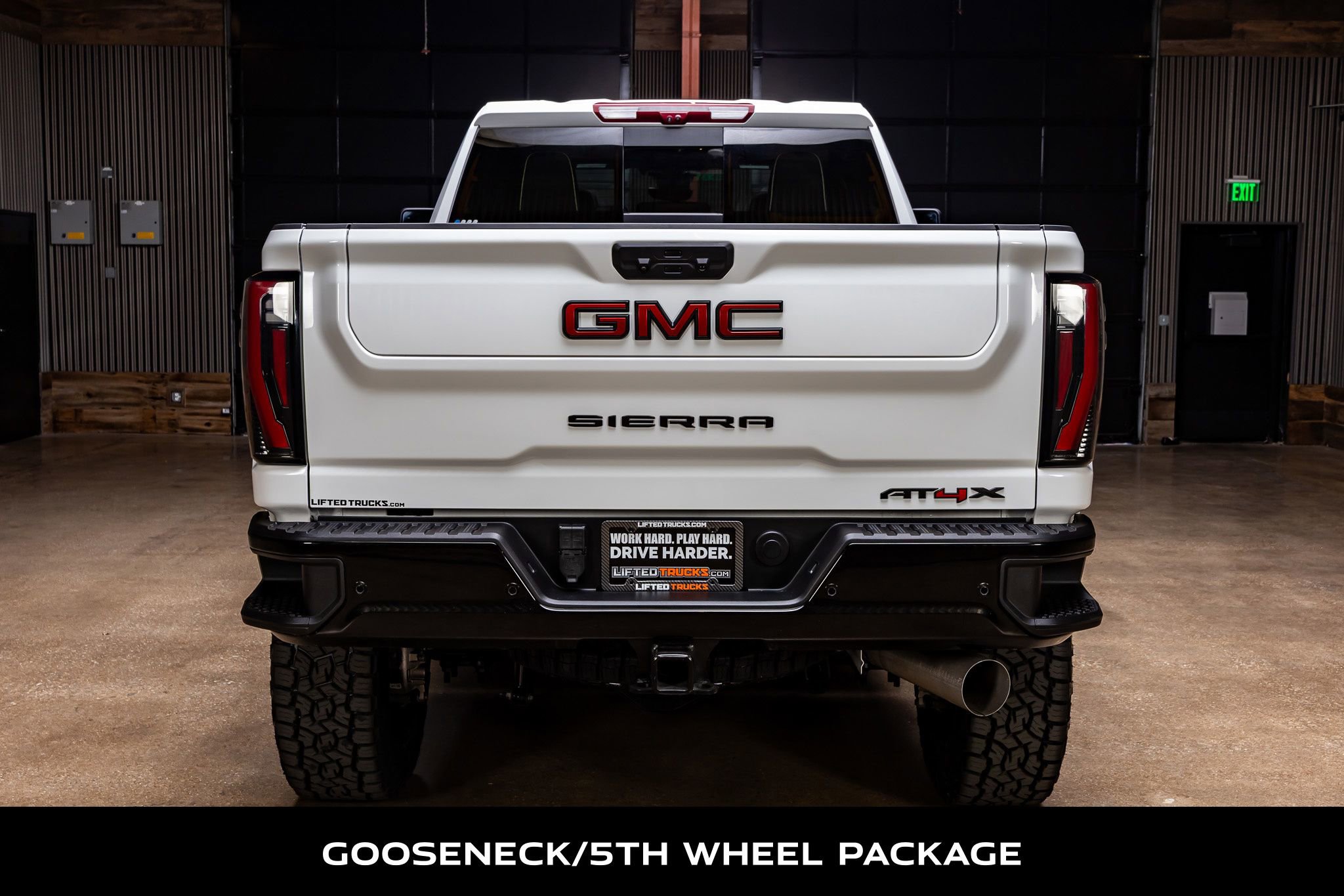 Used 2025 GMC Sierra 2500 AT4X image 8