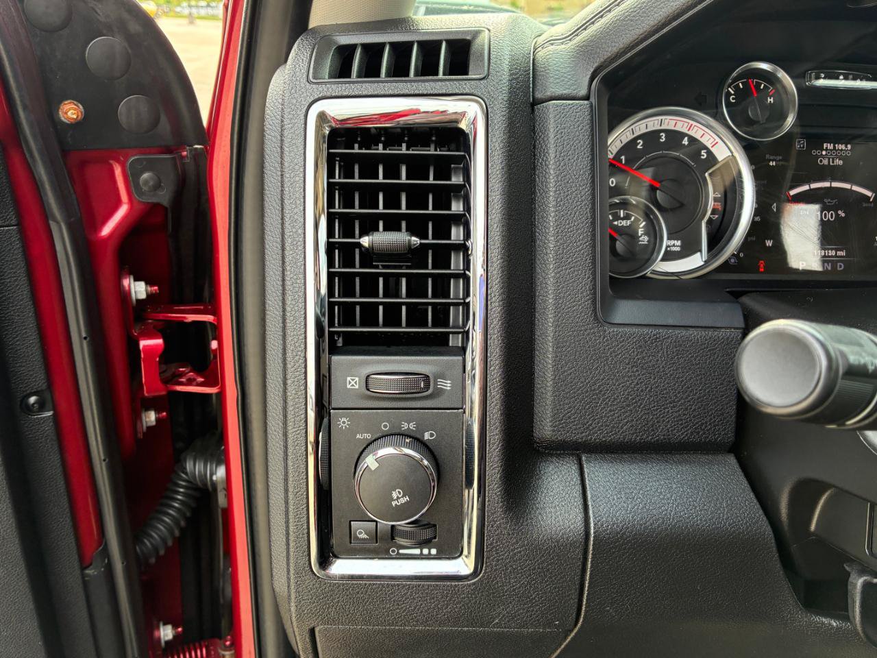 Used 2013 RAM 2500 Laramie AWD/4WD image 25