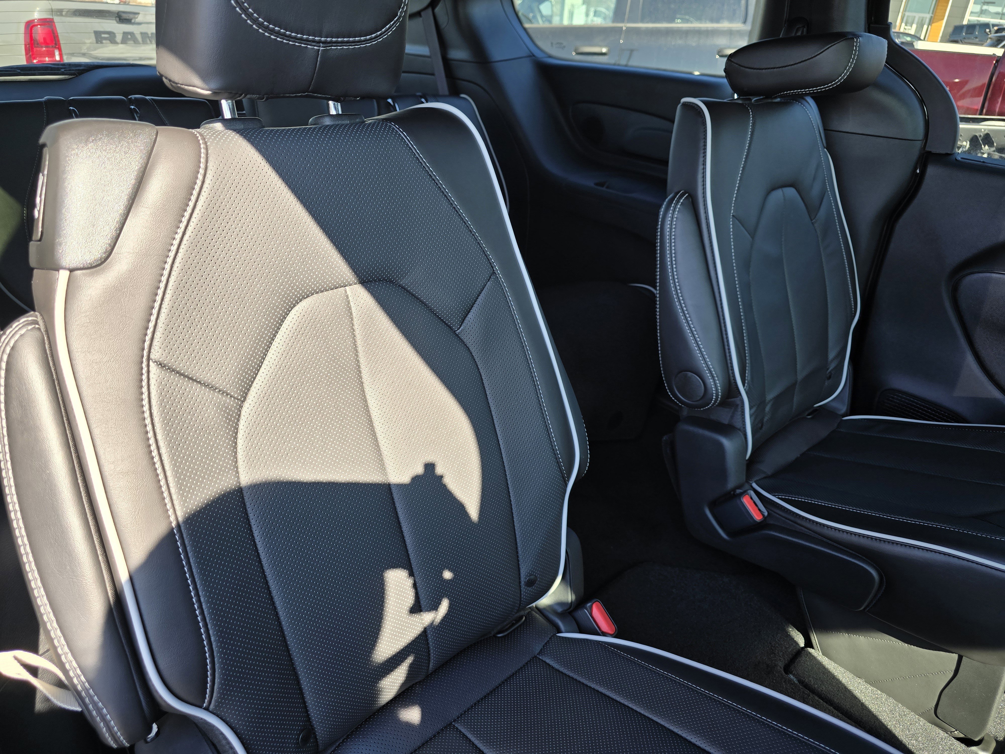 New 2026 Chrysler Pacifica Limited w/ S Appearance Package image 22