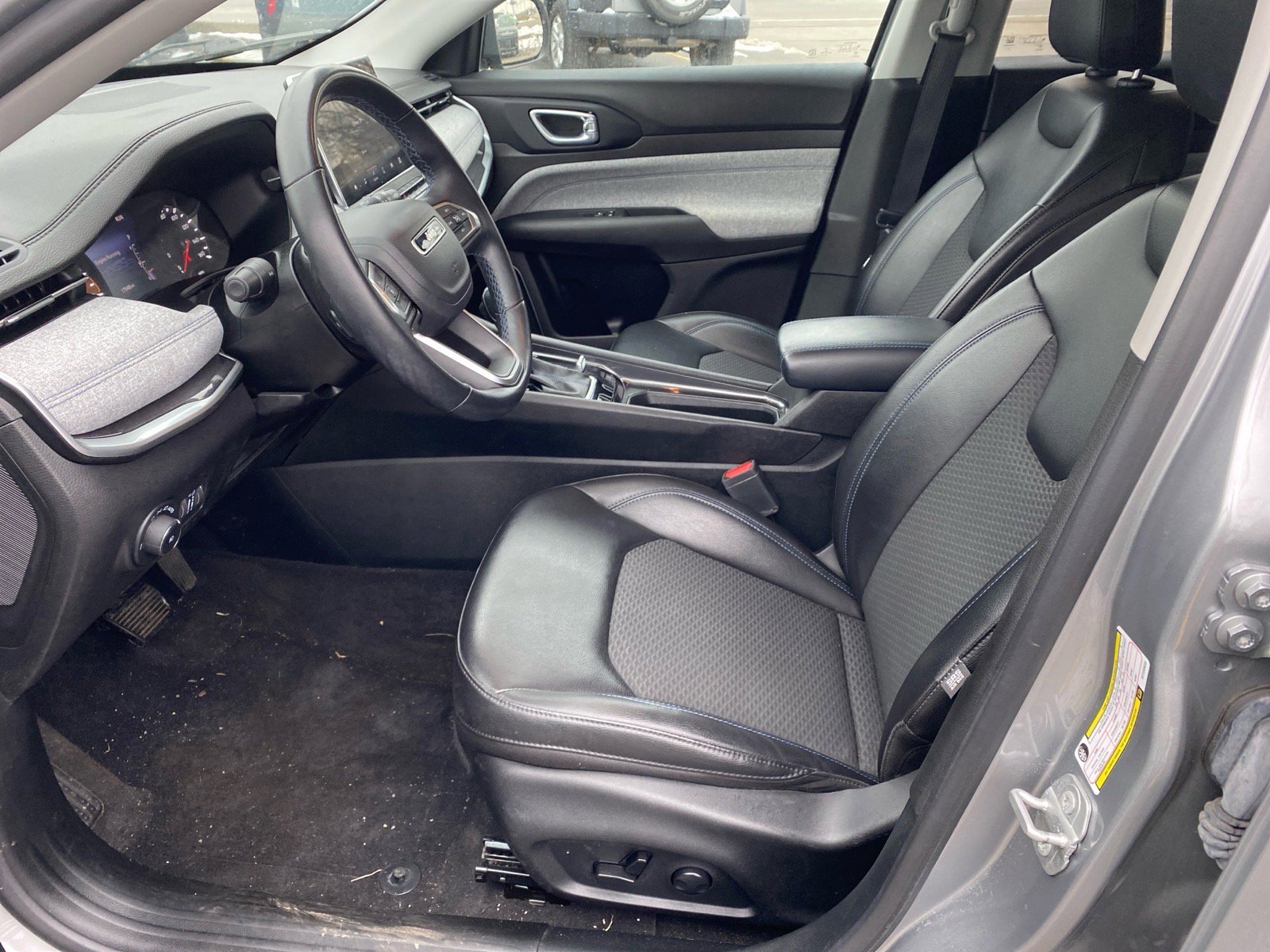 Used 2022 Jeep Compass Latitude w/ Convenience Group image 9