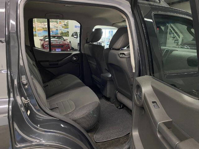 Used 2012 Nissan Xterra PRO-4X AWD/4WD image 16