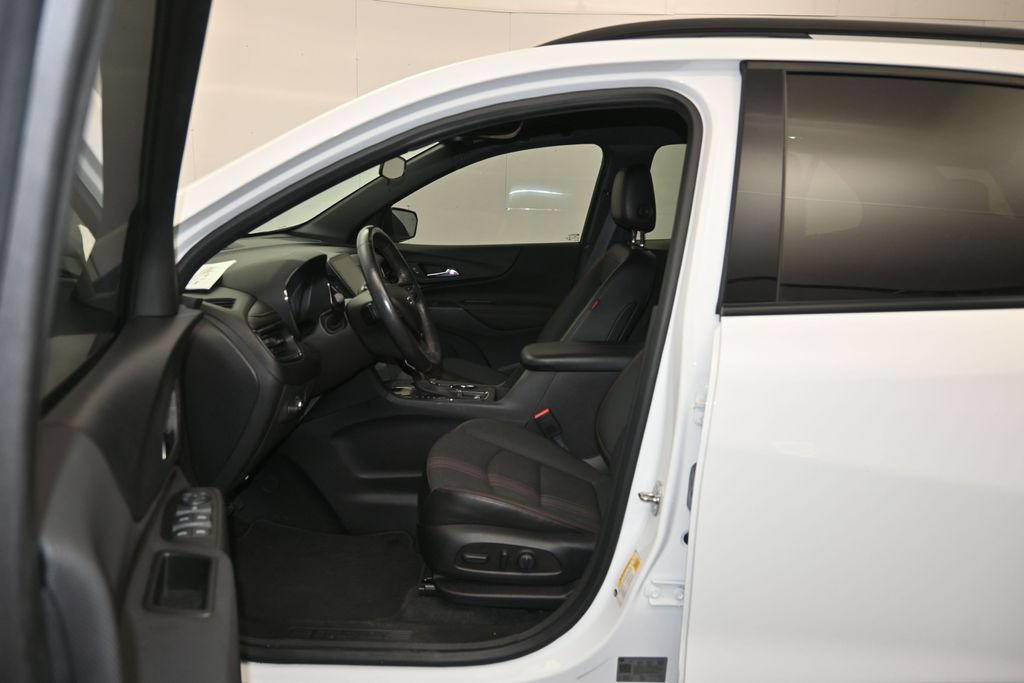 Certified 2022 Chevrolet Equinox RS w/ Infotainment Package FWD image 21