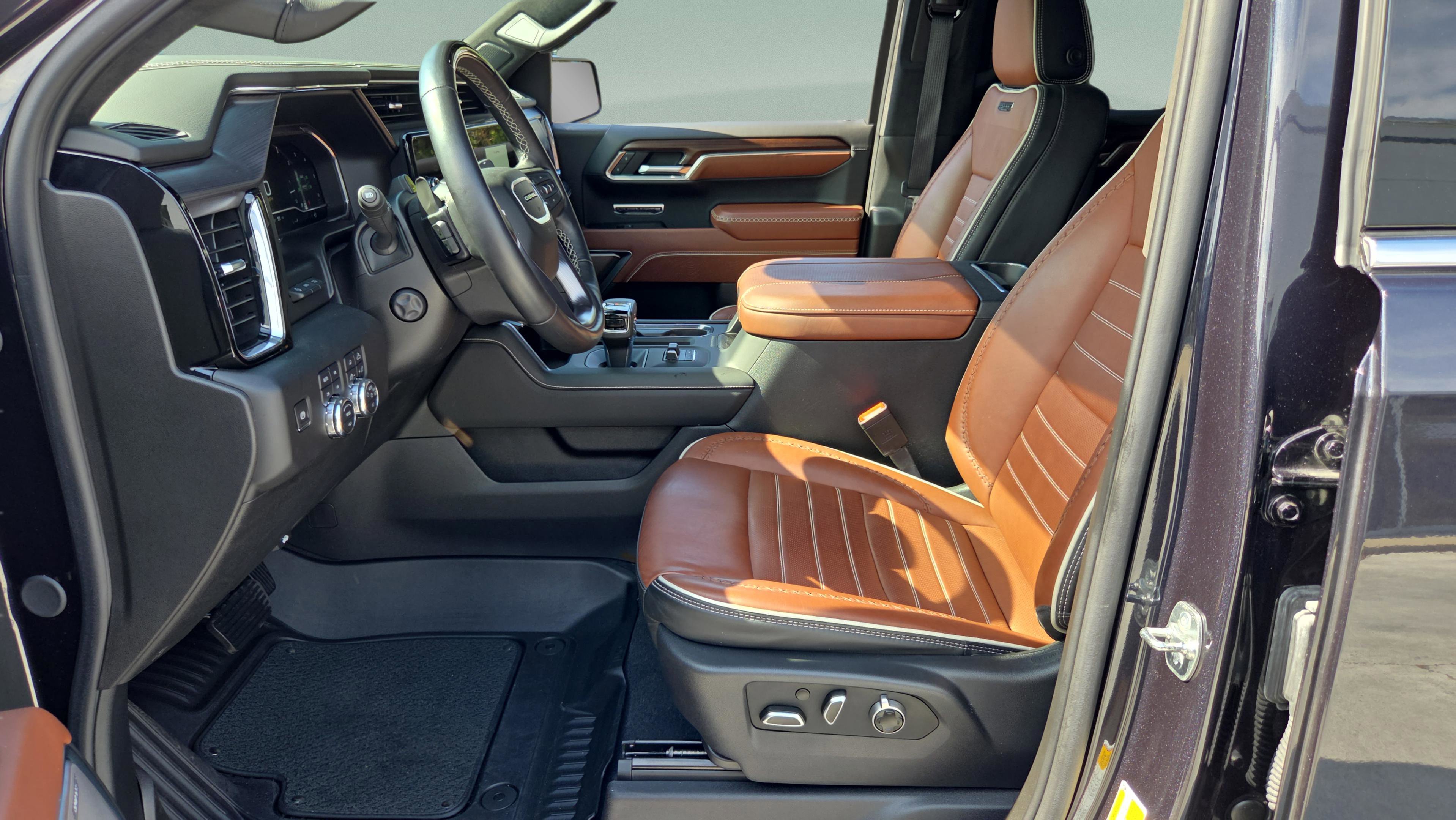 Used 2025 GMC Sierra 1500 Denali Ultimate AWD/4WD image 9