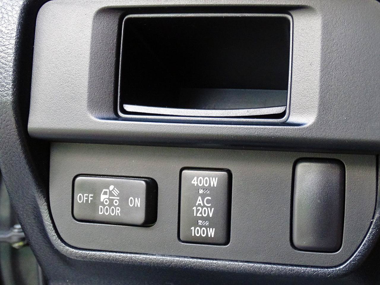 Used 2016 Toyota Tacoma Limited w/ Towing Package RWD image 23