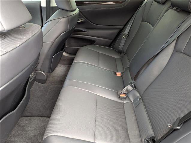 Used 2019 Lexus ES 300h ES 300h w/ Premium Package image 20