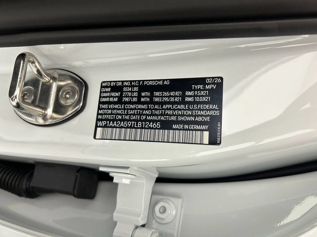 New 2026 Porsche Macan AWD/4WD image 31