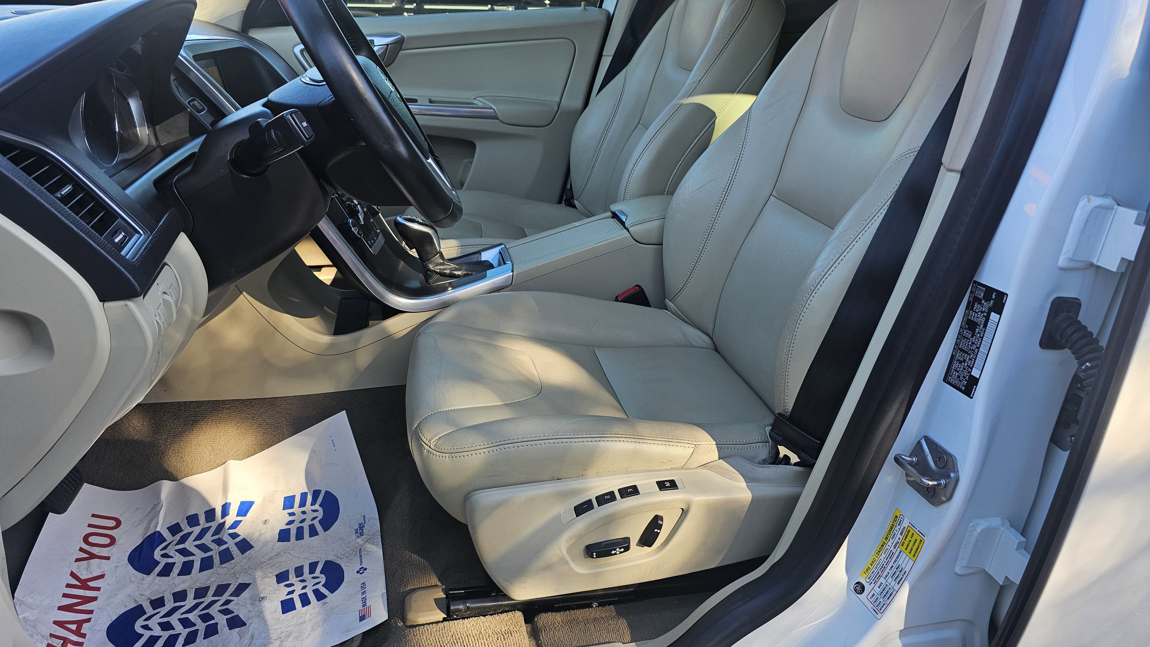 Used 2015 Volvo XC60 T5 Platinum image 26