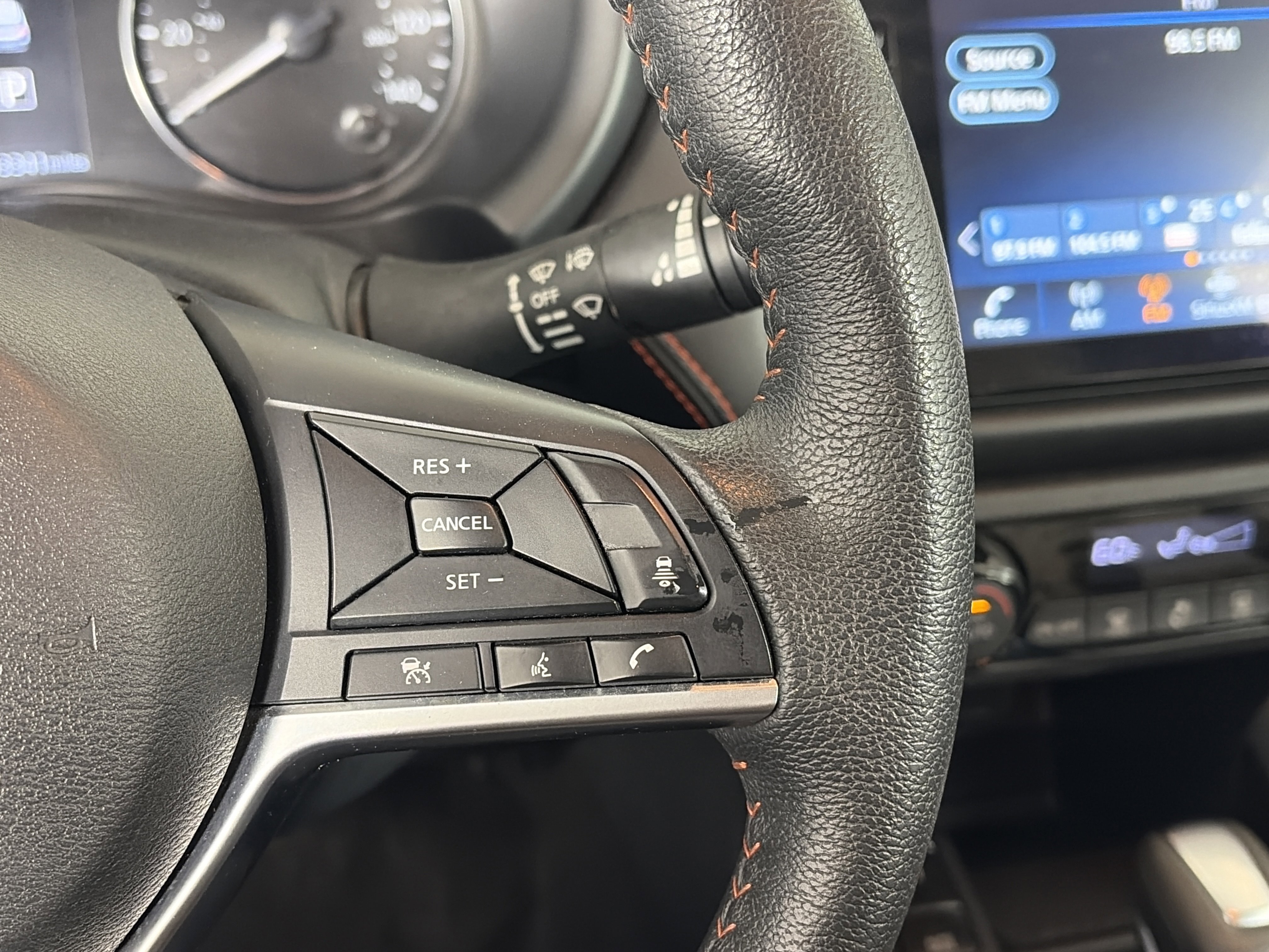 Used 2024 Nissan Kicks SR image 27