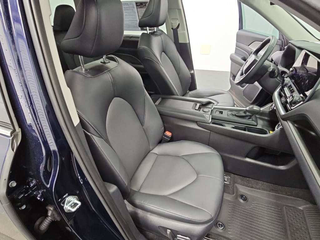 Used 2026 Toyota Grand Highlander XLE FWD image 41