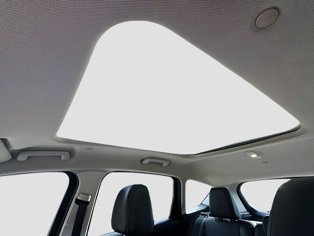 Used 2016 Ford C-MAX Energi SEL w/ Equipment Group 301A FWD image 23