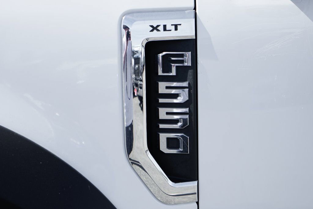 Used 2017 Ford F550 2WD Regular Cab Super Duty image 44