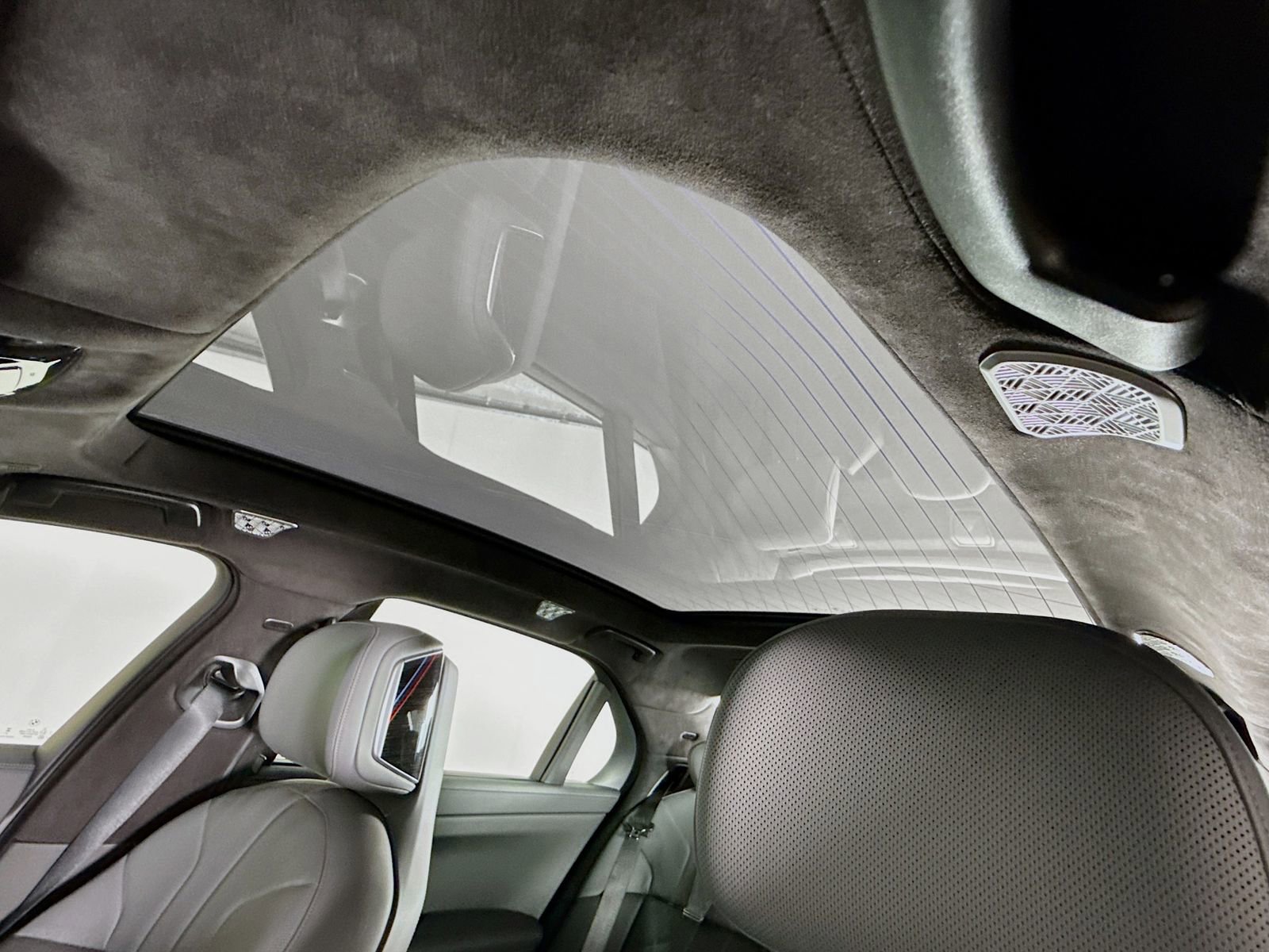 Used 2025 BMW 760i xDrive image 23