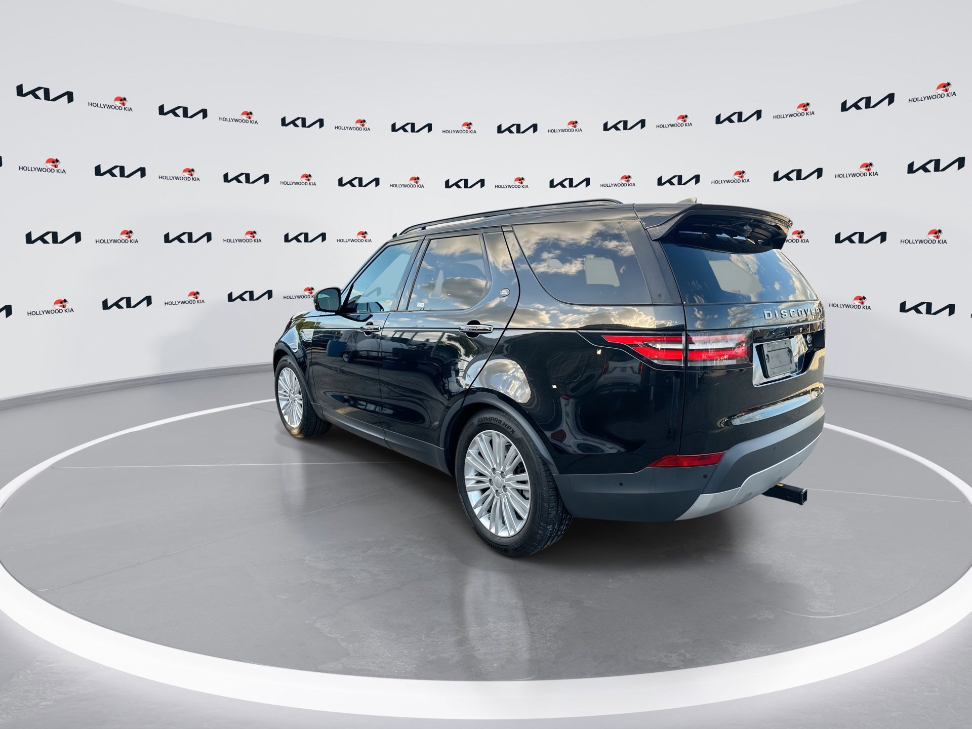 Used 2020 Land Rover Discovery HSE Luxury AWD/4WD image 6
