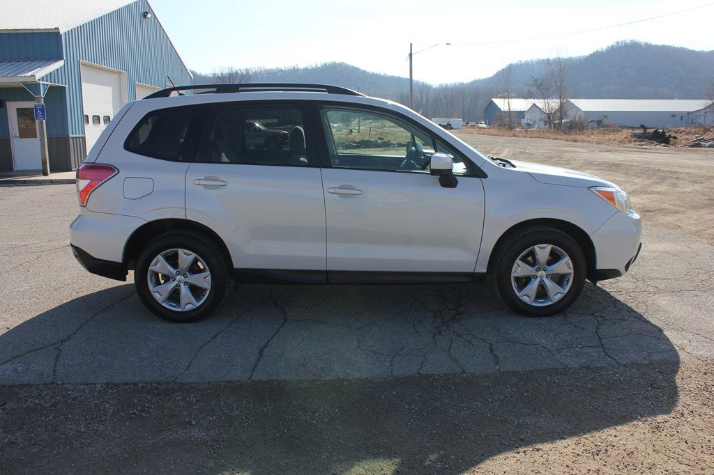 Used 2015 Subaru Forester 2.5i Premium w/ All-Weather Package AWD/4WD image 5