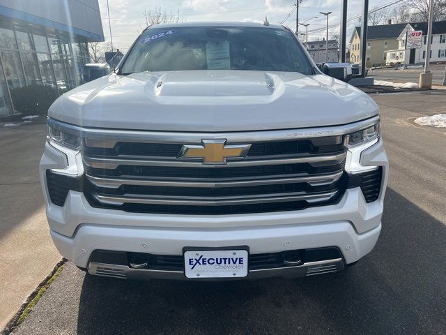 Used 2024 Chevrolet Silverado 1500 High Country w/ Technology Package image 9