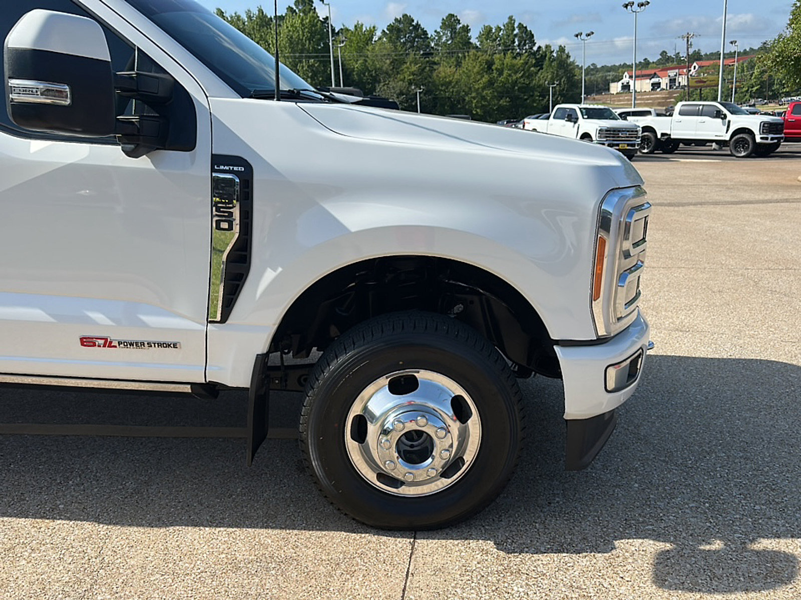 Used 2023 Ford F350 Limited w/ FX4 Off-Road Package AWD/4WD image 13