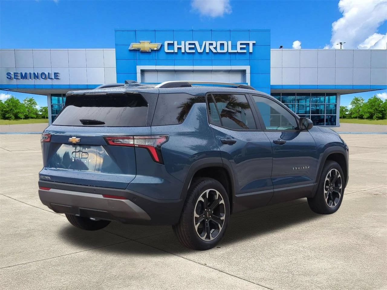 New 2027 Chevrolet Equinox LT FWD image 4