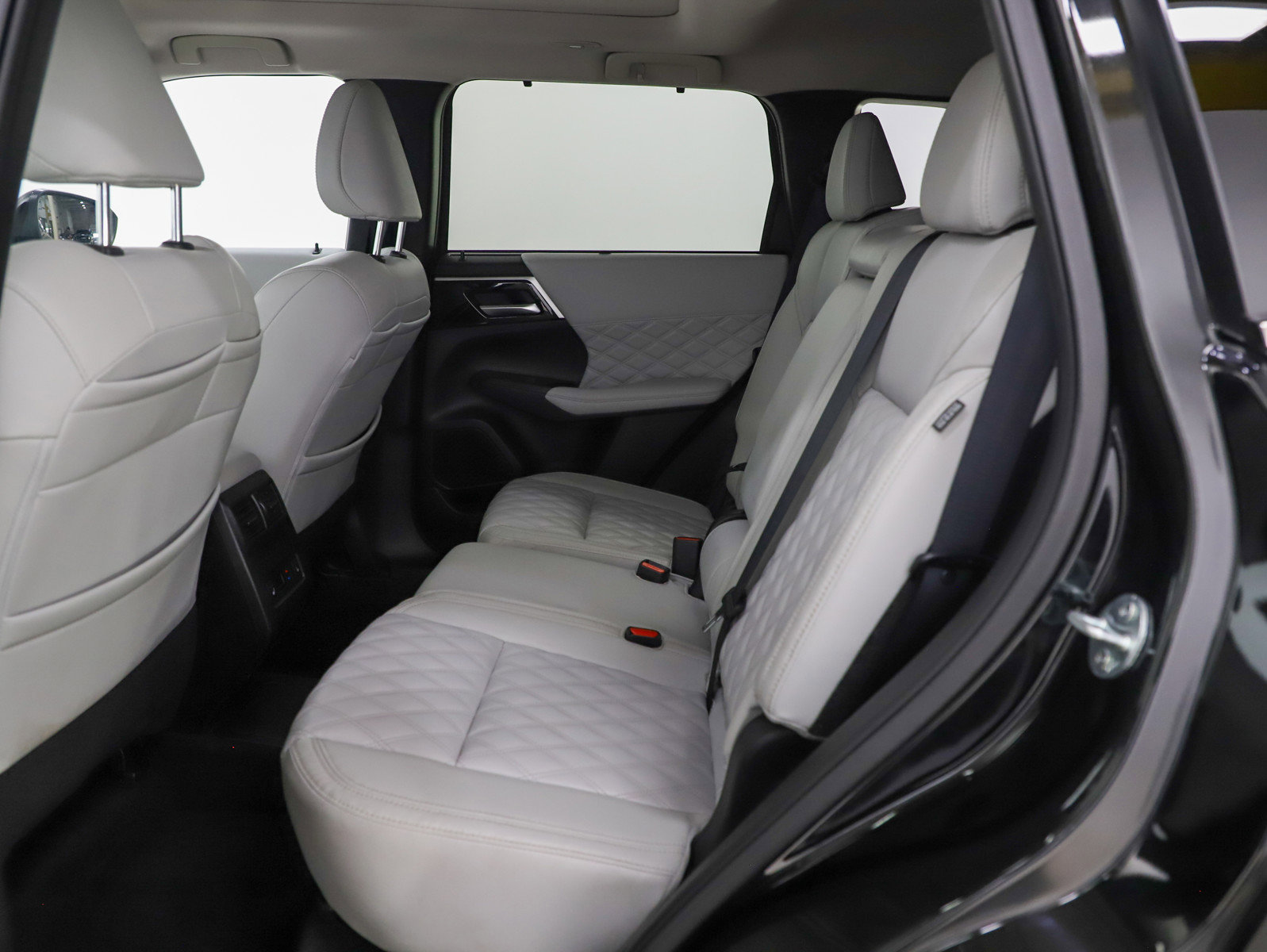 Used 2024 Mitsubishi Outlander SEL image 15