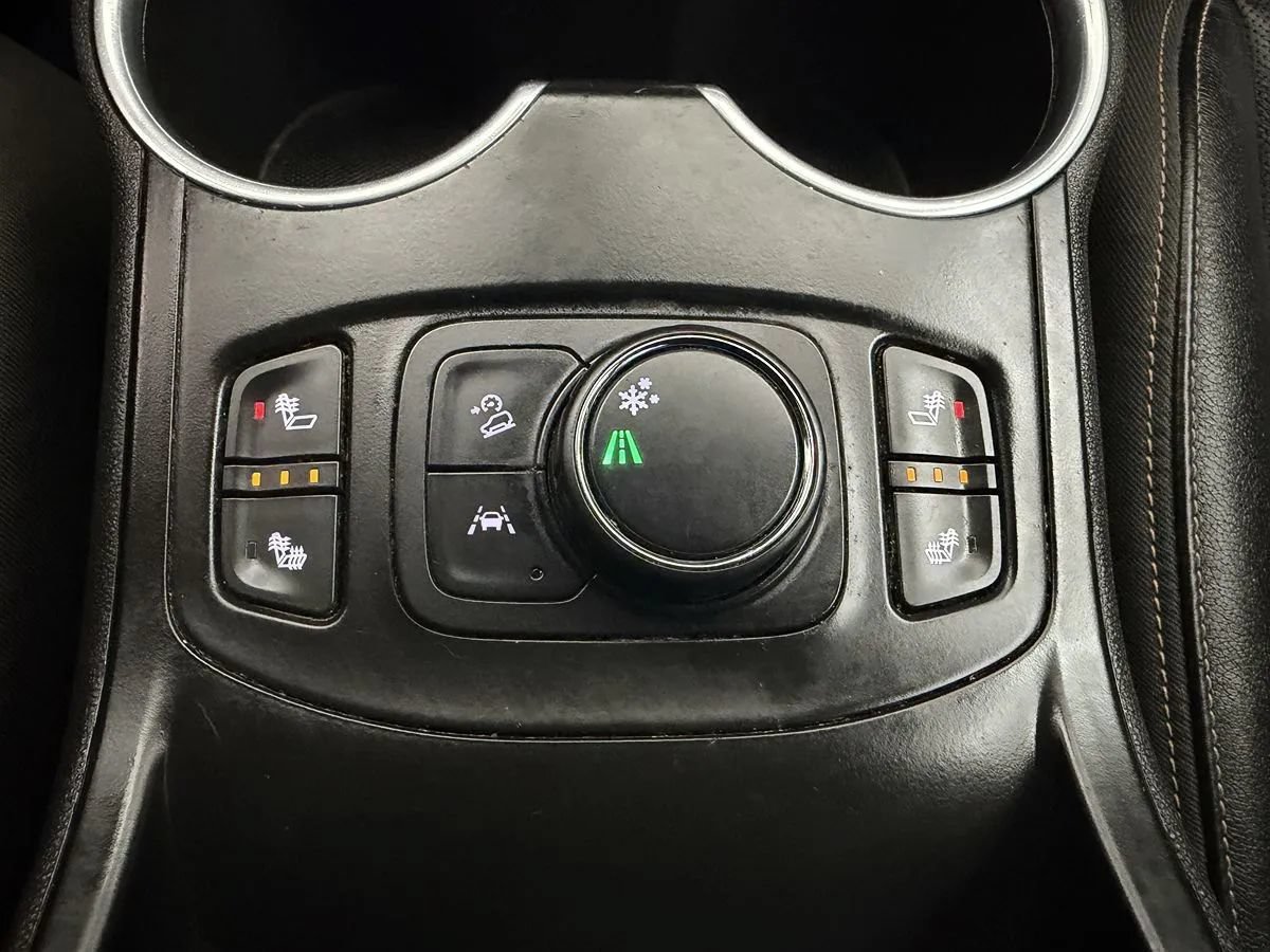 Used 2021 GMC Terrain SLT w/ Infotainment Package II FWD image 24