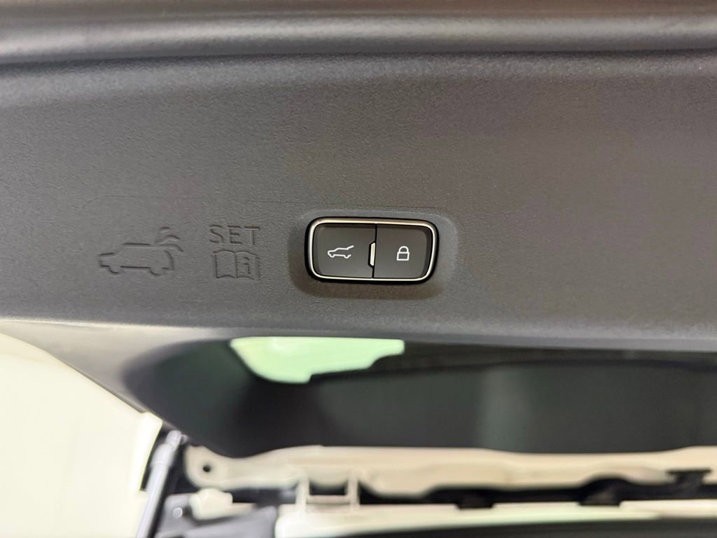 New 2025 Lincoln Navigator L Black Label image 32