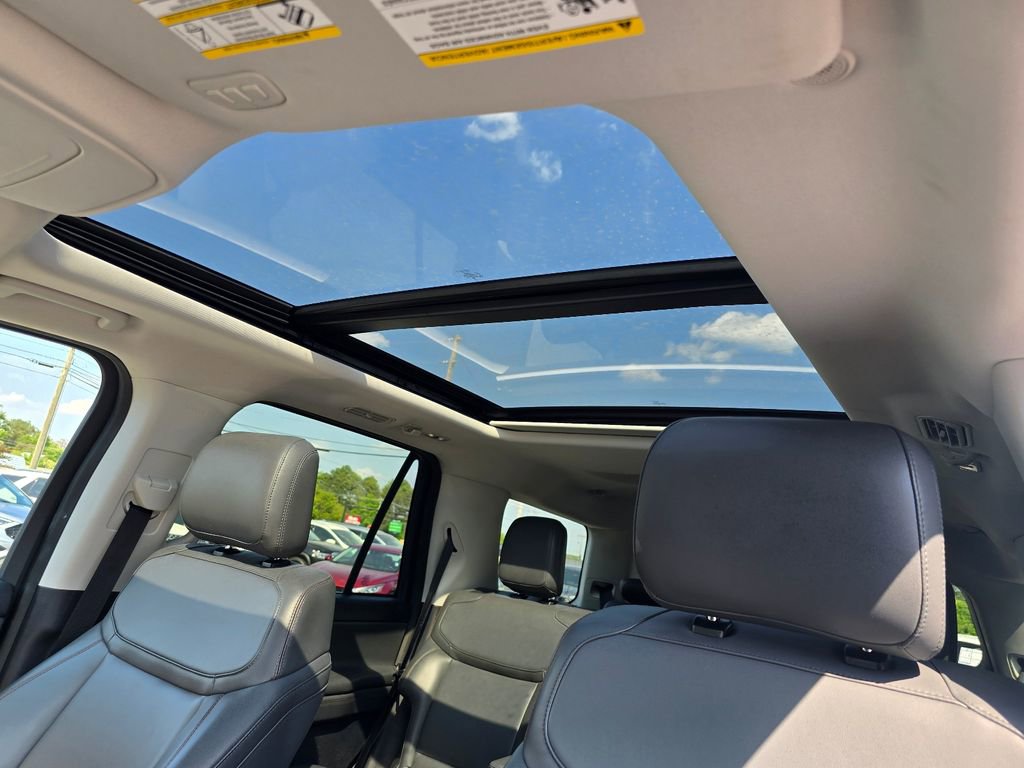 Used 2025 Ford Expedition Active AWD/4WD image 7