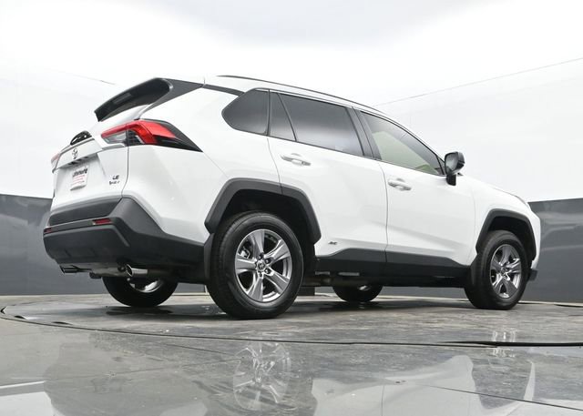 Used 2025 Toyota RAV4 LE image 27