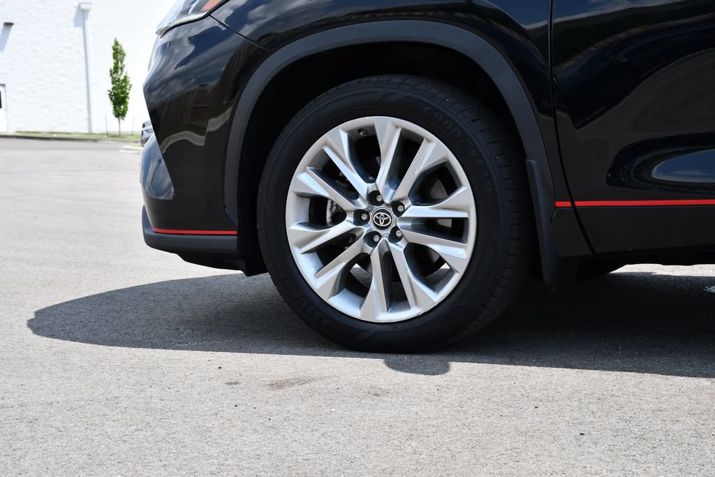 Used 2021 Toyota Highlander Limited AWD/4WD image 12