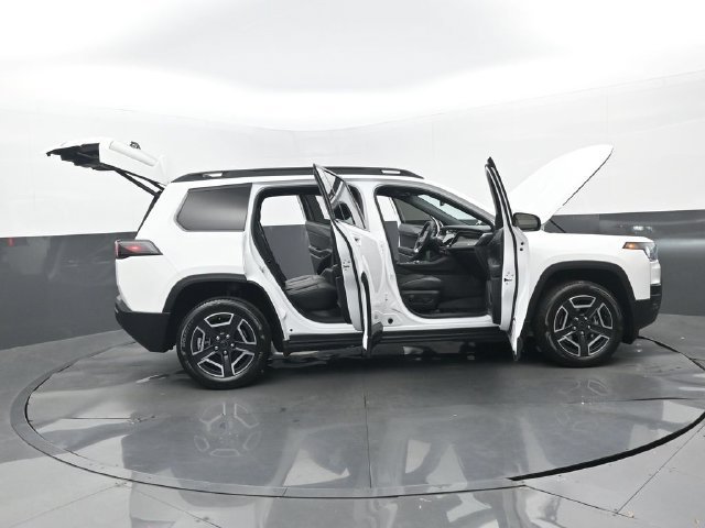 Used 2026 Jeep Cherokee Limited AWD/4WD image 32
