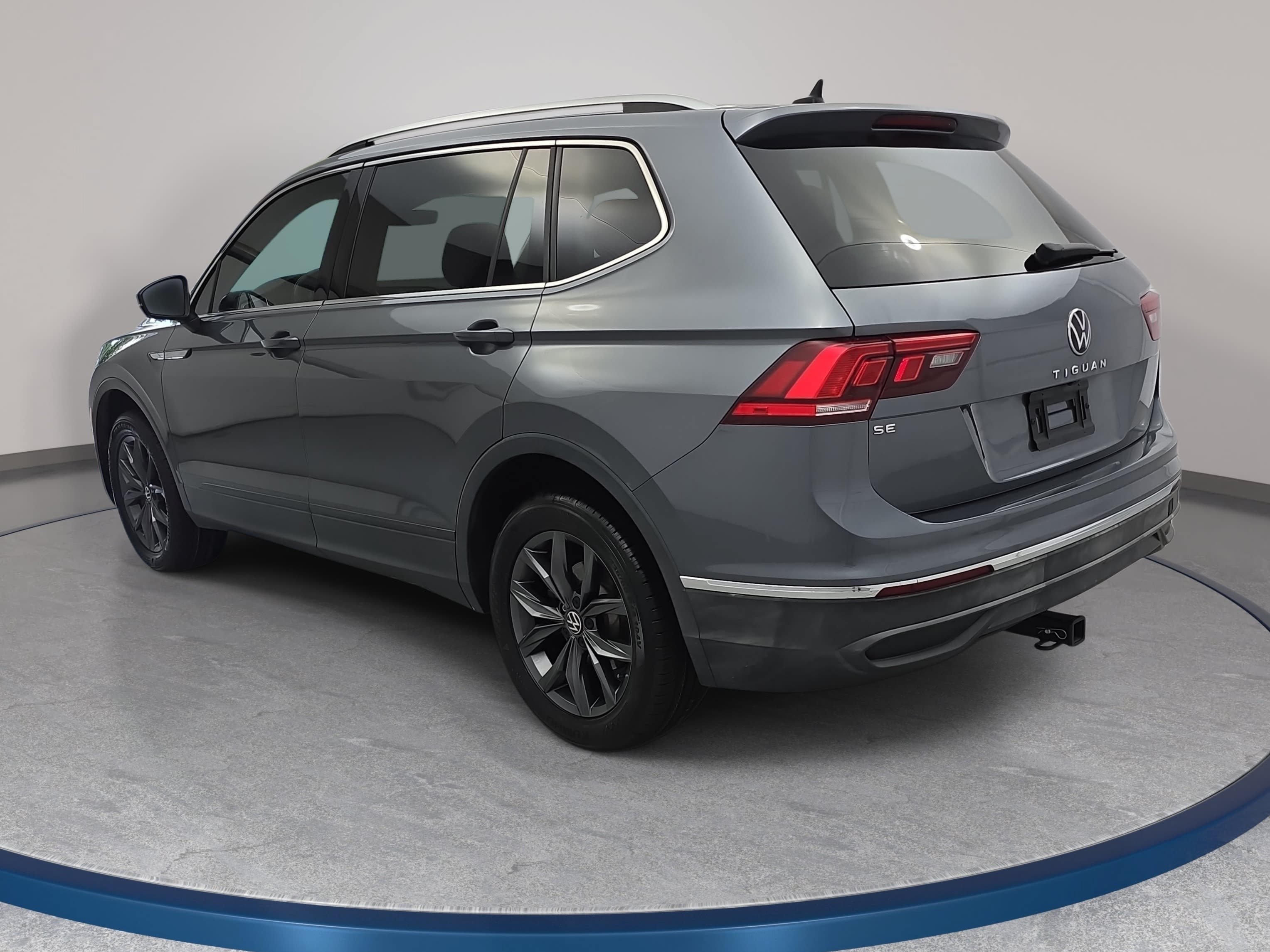 Used 2023 Volkswagen Tiguan SE FWD image 7