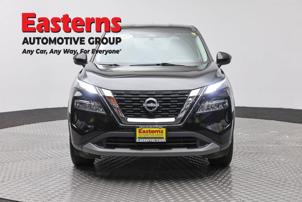 Used 2022 Nissan Rogue SV AWD/4WD image 2